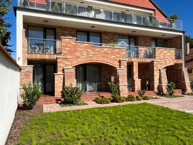 Castellum Apartmanhaz 귤러 외부 사진
