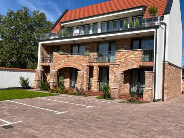 Castellum Apartmanhaz 귤러 외부 사진